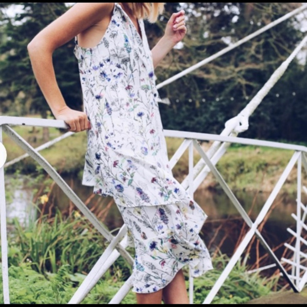 BNWT H&M White Floral Ruffle Midi Dress Size 6